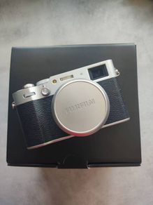 Fujifilm X100VI silver