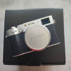 Fujifilm X100VI silver