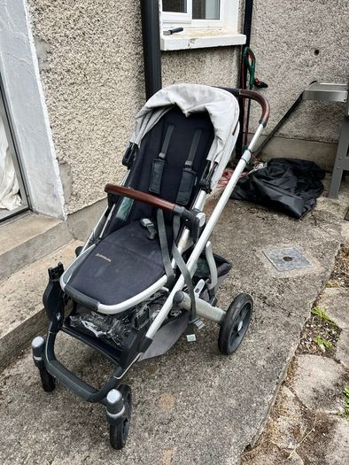 UPPAbaby Vista V2 Double Stroller Bundle: Main Seat, RumbleSeat, Bassinet, Rain Covers & Adapters