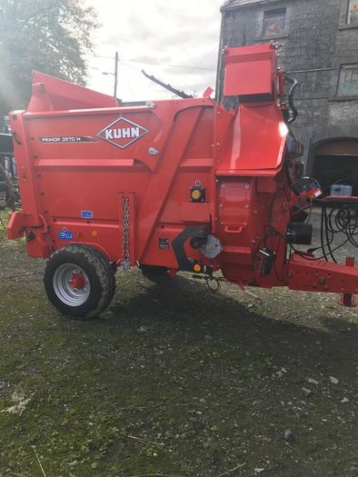 Straw blower