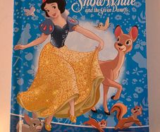 Snow white and 7 dwarfs Book and 10 figurines