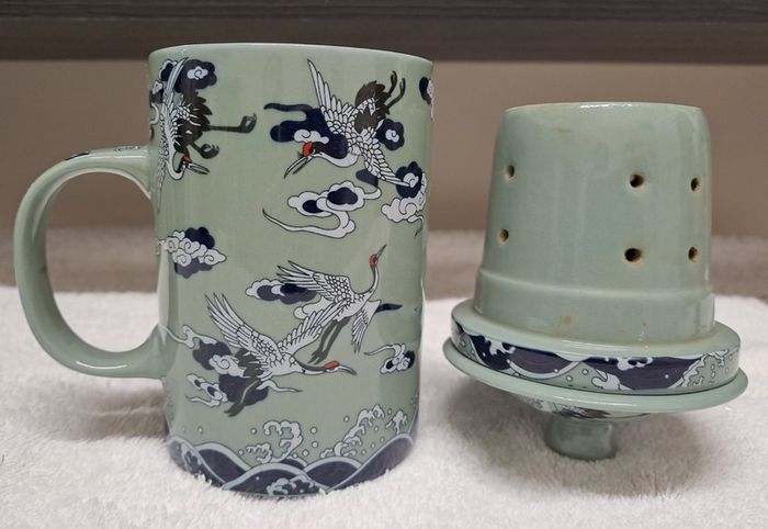 Vintage Chinese tea mug