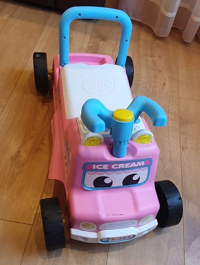 Push and pull ice cream truck
