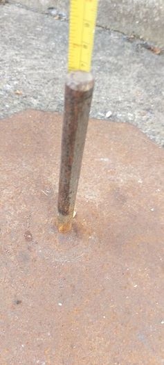 metal stand ,sold as seen,,nice weight to it ,buyer collects or pays postage thank you