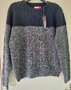 Brand new men's jumper Size XL