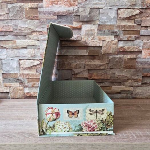 Vintage-Style Botanical Keepsake Box