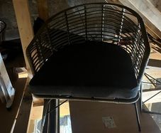 2 patio chairs with cushions 20euro each or 2 for 30euro