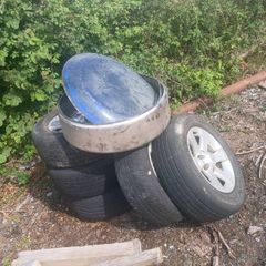 5 Jeep wheels + wheel cover