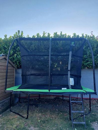 Trampoline 10ft x 7.5ft