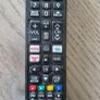 Samsung 32" TV with TV Stand Image 5