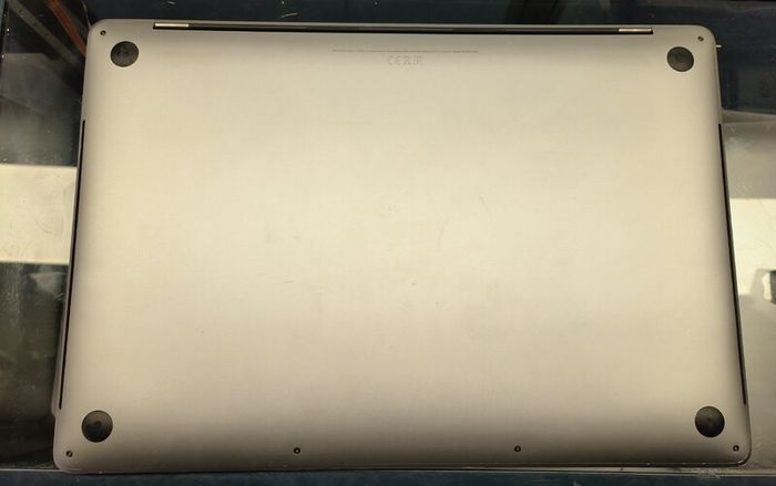 MacBook Pro "Core i7" 2.2 15-Inch (Mid-2018 True Tone Display, Touch Bar, Four Thunderbolt 3 Ports 16 GB RAM  500GB SSD BATTERY CYCLE  : 1