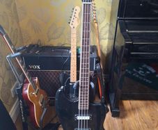 DeArmond by Guild Jetstar Bass 1990s 32"