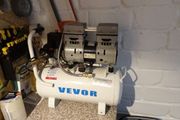 9L 550W Silent Air Compressor Portable Oil-free Air Compressor Pump Safe Solenoid Valve Workshop Repair Tire Inflation