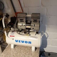 9L 550W Silent Air Compressor Portable Oil-free Air Compressor Pump Safe Solenoid Valve Workshop Repair Tire Inflation