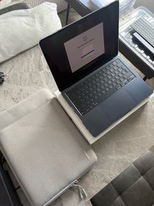 Macbook Air 2025 - 13 Inch - Like New