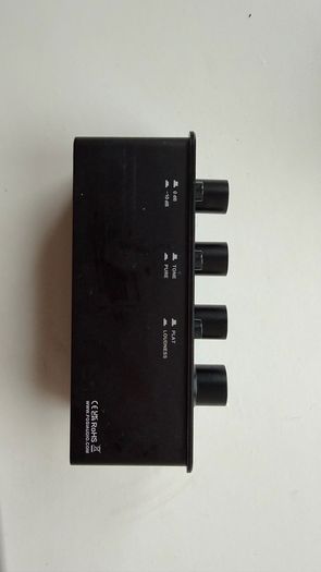 Fosi Audio SK01 portable headphone amplifier and preamp