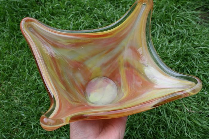 Vintage Hand Blown Glass Fluted Bowl, Dirwood Glass 10,4" x 9,3" H 5,3"