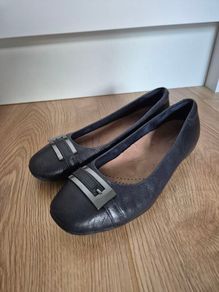clarks dark navy, size 4E/5