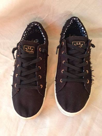 skechers bobs canvas trainers Size 7 eu 40 Black in excellent condition