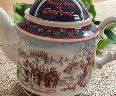 Sadler Christmas Tea Pot
