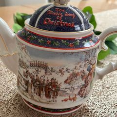 Sadler Christmas Tea Pot