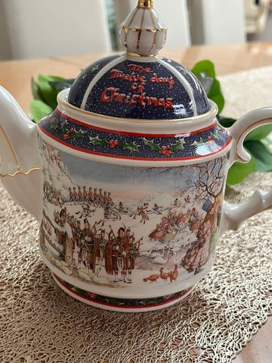 Sadler Christmas Tea Pot