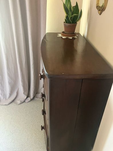 Antique chest of drawers