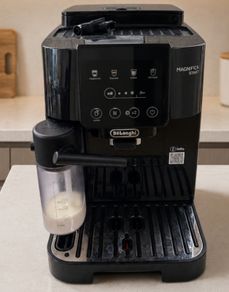 De'Longhi Magnifica Coffee Machine