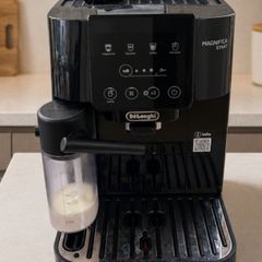 De'Longhi Magnifica Coffee Machine