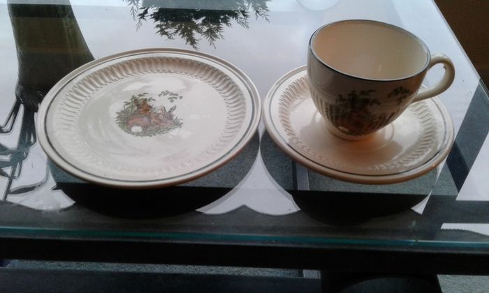 Vintage Carrigaline Carrigdhoun "Foraging Rabbits" Trio
