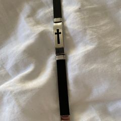 Silicone bracelet with cross