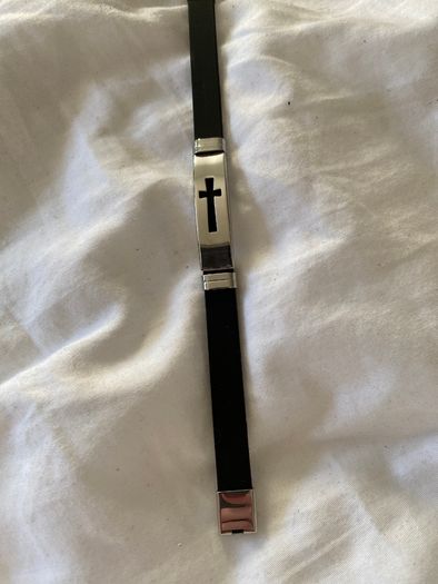 Silicone bracelet with cross
