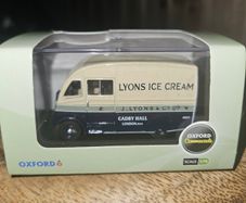 Oxford Diecast Commer Leon's Ice Cream 1.76 Scale