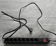 Hexcal 8-socket industrial-grade PDU - EU Version: 8 Sockets