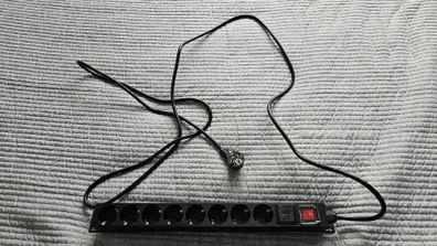 Hexcal 8-socket industrial-grade PDU - EU Version: 8 Sockets