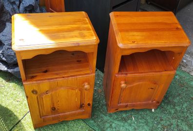 Pair of Pine Lockers (26241)