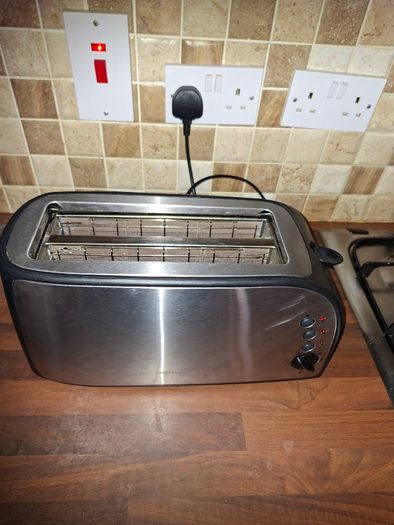 Cookworks XB8133 4 Slice Toaster with Defrost Function 1500W Stainless Steel