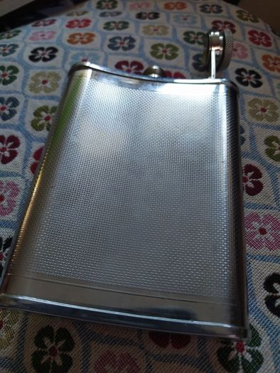 Peterson of Dublin/ 6oz whiskey flask