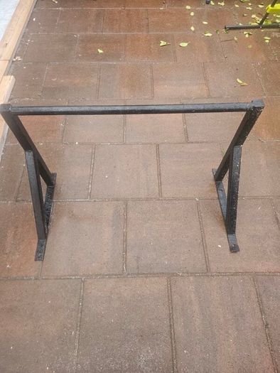 Wall mounted Pull up bar