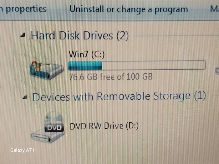 DELL XPS M1330, Windows 7, Intel Core 2 Duo CPU T8100, 2.1GHz, 4GB Ram, 300GB HDD, Chrome, VLC etc, A true Blast from the Past