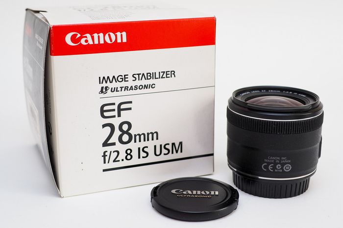Canon EF 28mm F2.8 IS Lens Mint.