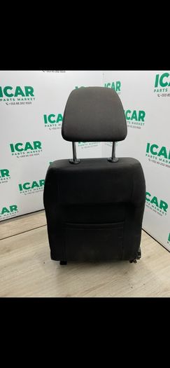2011 Volkswagen Polo Front Seats