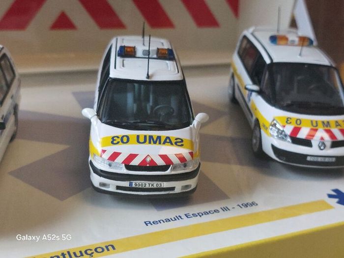 Universal Hobbies 1:43 Renault Espace French Emergency SMUR Set (3 Cars, Boxed)