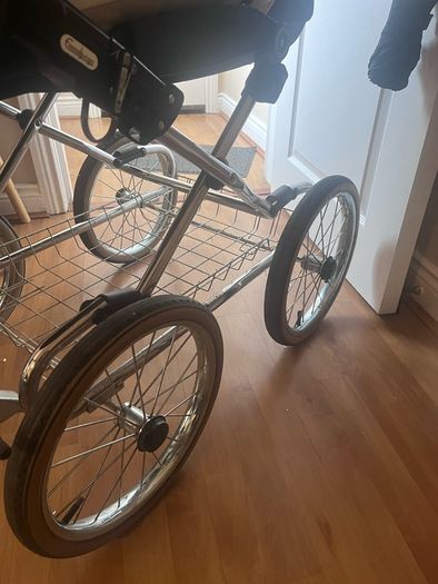 Emmaljunga Classic Pram
