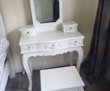 dressing table / vanity table and stool