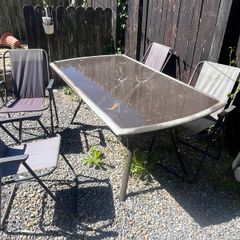 Garden table and chairs (Please read)