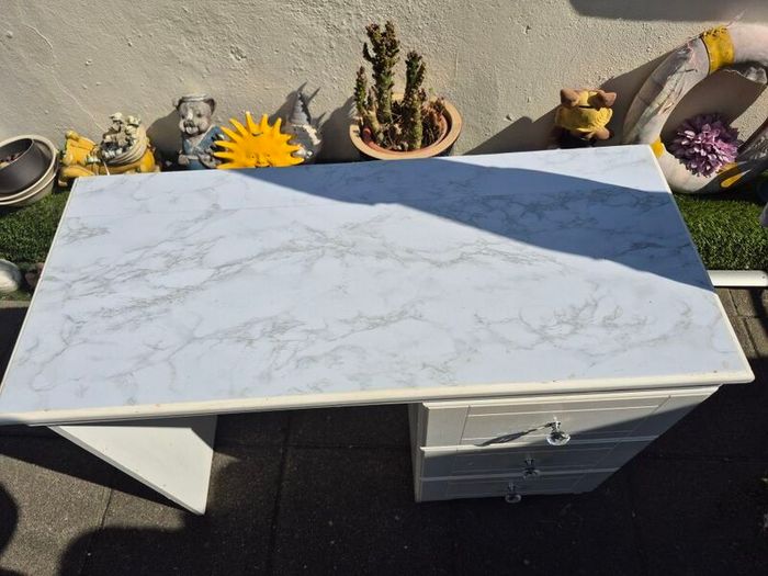dressing table/desk
