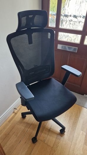 Desk chair