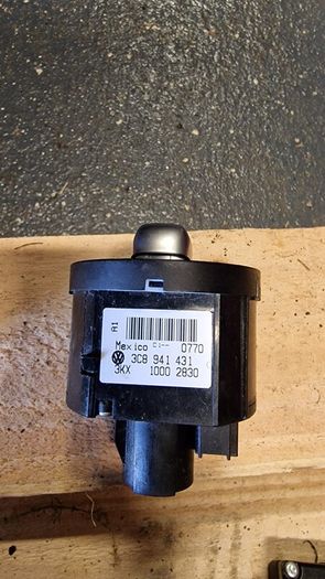 Volkswagen Golf Mk6 Headlight Switch