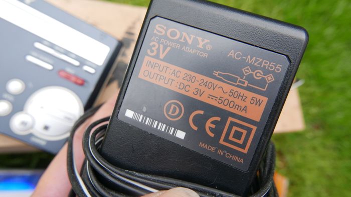 Sony MZ-R700 Portable Minidisc Walkman Player In Good Working Condition (charger and a large Minidiscs set)